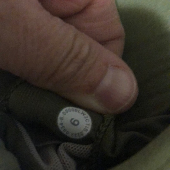 Lululemon - Picture 4 of 4